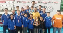 Güreşçilerden sezon sonu tarifesi: 4 madalya