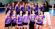 Yıldız kız voleybolda heyecan sürüyor