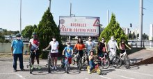 Hareketsizliğe karşı pedal çeviriyorlar