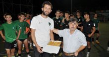 Necmettin Balık’tan “Makine” Kocaelispor U-16’ya tatlı ziyaret
