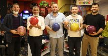 İzmit Belediyesi personeli bowling turnuvasında kapıştı!