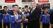 Gölcük’te 23 Nisan adına futsal turnuvası düzenlendi