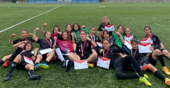 Bizim kızlara yan bakılmıyor!