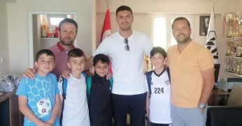 Vefalı çocuk Merih Demiral!