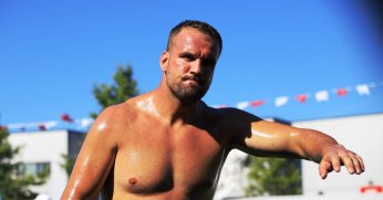 Almanya’dan İzmitli pehlivanlar geçti!