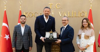 Hidayet Türkoğlu, Vali Yavuz’u ziyaret etti