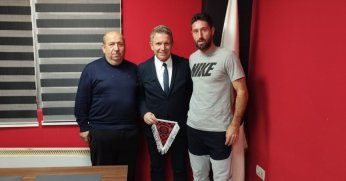 Arıkan’dan Gölcükspor’a nazik ziyaret