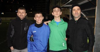 İki baba da çocuklarını kaleci yapmak istiyor