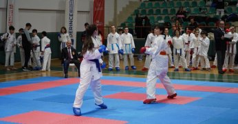 Organizasyonda da varız!