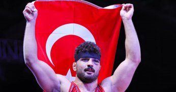 Sahne Gölcüklü Ramazan Sarı'nın! 