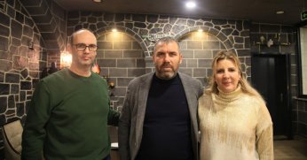 Ercan Gündüz ve eşi Zeynep Gündüz'den örnek ev sahipliği 