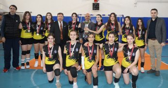 Körfez voleybolu seviyor!