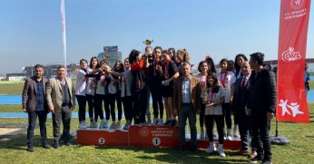 İzmit Belediyesi atletizmde de var!