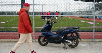 Antrenörden temiz motosiklet! Yok mu alan?