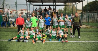 Bizim kızlara yan bile bakamadılar! “4-0”