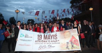19 Mayıs Korteji tıklım tıklım