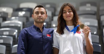 Yüzmede büyüş iş!