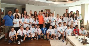 Başarılı yüzücüler Hürriyet’e konuk oldu