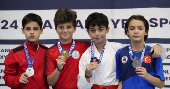 Körfezli karateciler kürsüyü seviyor