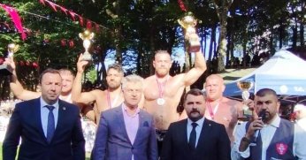 Körfezli güreşçiler Selman Dede Güreşleri’nde dikkat çekti