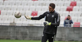 Altay kaleyi kapadı