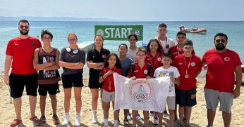 Körfezli yüzücüler Saros’ta ŞOV yaptı! 