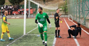 Hırsını top toplayıcı çocuktan çıkardı