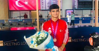 Emirhan Bulut'tan tarihi başarı