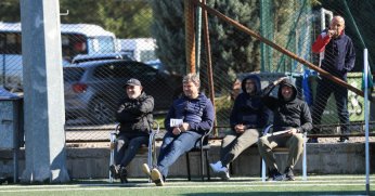 Ertuğrul Sağlam gençleri tek tek not aldı 