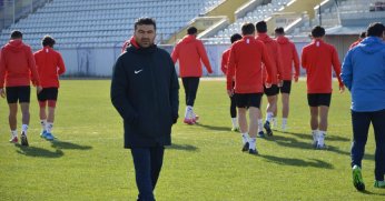 Orhan Ken: Futbolcularımın alınlarından öpüyorum 