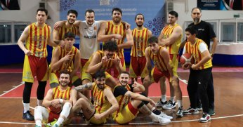 Karamürsel Barbaros son çeyrekte farka uçtu! “84-57”