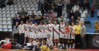 İzmit Akademi, savunması ile Darıca’yı mağlup etti! “61-40”