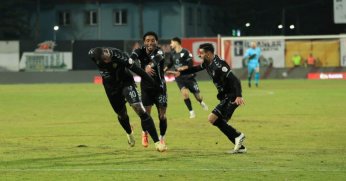 Düşmanlar baksın... BÖYLE GELİYORUZ... BÖYLE! 