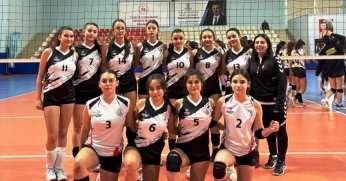 Körfezli voleybolcular dirense de kazanamadı! 