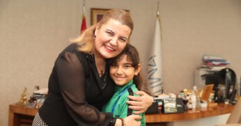 Kocaeli’nin gururu İkra Su Gürbüz,’de Başkan Hürriyet’e ziyaret