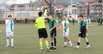 Ne yaptın Mami! Bu kırmızı kart tarihe geçer!