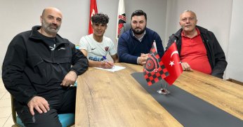 Gölcükspor sol bek Şerafettin Güvenç’i renklerine bağladı