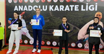 Madalya avcısı Kağıtsporlu karateciler!