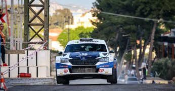 Efe Rallisi lastik yaktı!