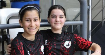 İnanılmaz bir kız bu! İclal Üstüntaş!