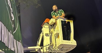 Bayraksız mahalle ve sokak kalmasın!