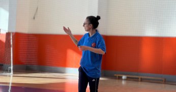 Özge Arslan'a Milli onur!