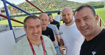 Kaptan Gökhan Değirmenci, kardeşleri ile…