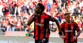 Selçuk İnan hayata döndürdüğü Okereke Kocaelispor’a önerildi!