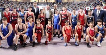 Tahir Büyükakın’a teşekkür