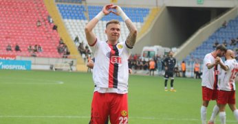 Gölcükspor uçuyor! Müthiş stoper de TAMAM!