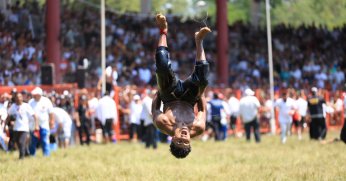 Genç pehlivan Kırkpınar’da şampiyon oldu, böyle sevindi!