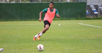 Baba Arslanbeyli anne Gine-Kanadalı! Kocaelispor’a genç santrfor!