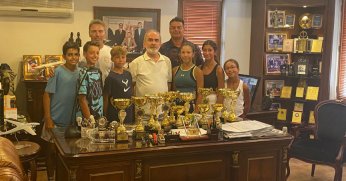 İzmit Tenis Kulübü'nden kupa şovu!