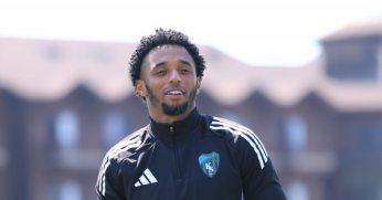 Ryan Mendes kendisine inanılmaz bakıyor!